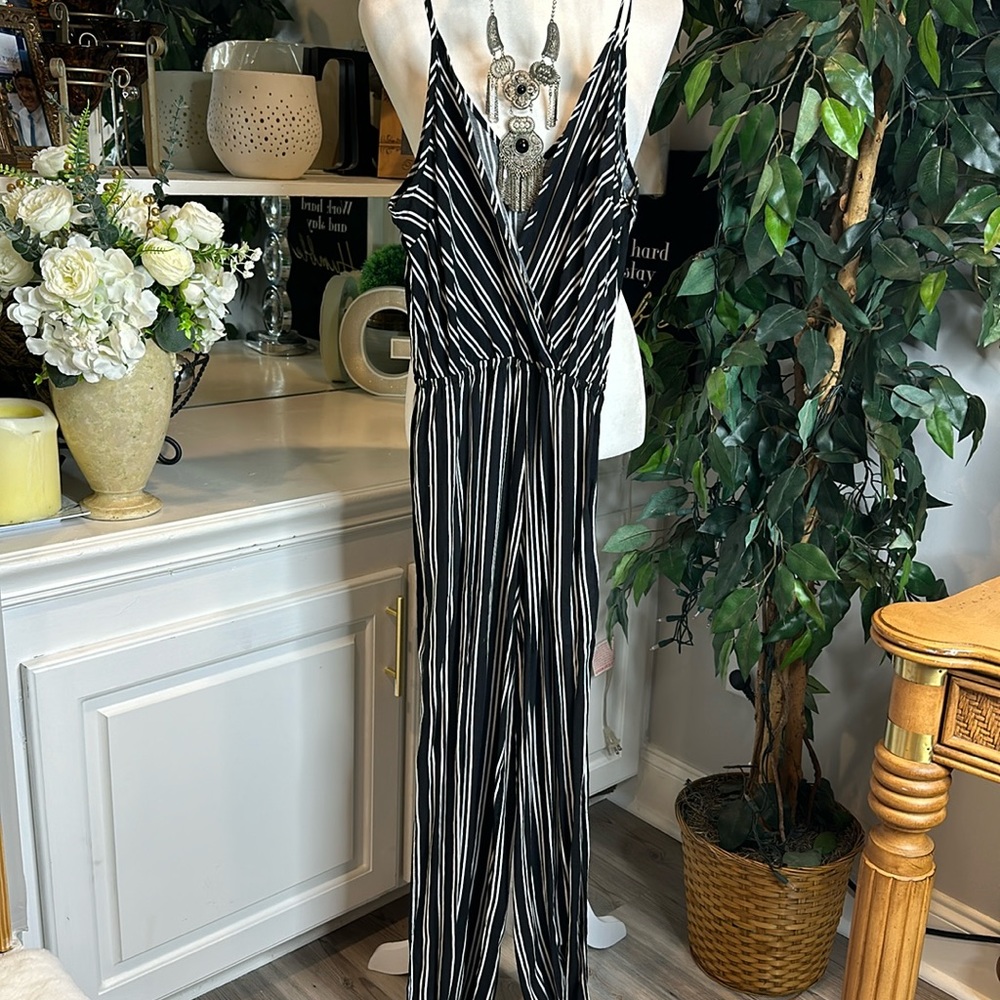 EUC Rue 21 Black/White Striped Spaghetti Strap Deep V jumper, Small
